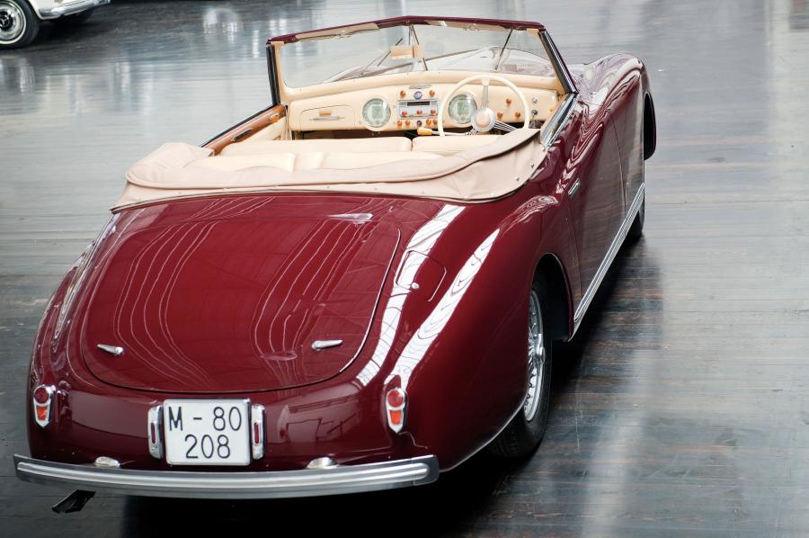  Alfa Romeo 6C 2500 Sport Cabriolet 1948 года  (фото 27 из 31)